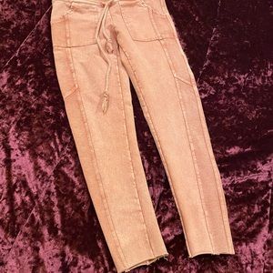 Legging like pants size small and coral pink in color, smoke free home 🌷